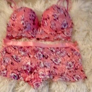NWT  KISS & TELL INTIMATES
